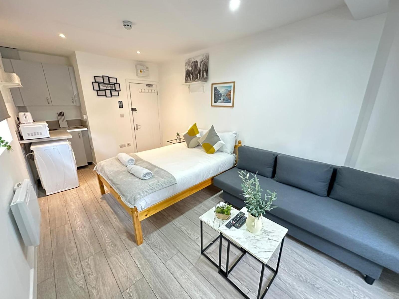 Appartamento Comfortable Studio Harrow Road Londra