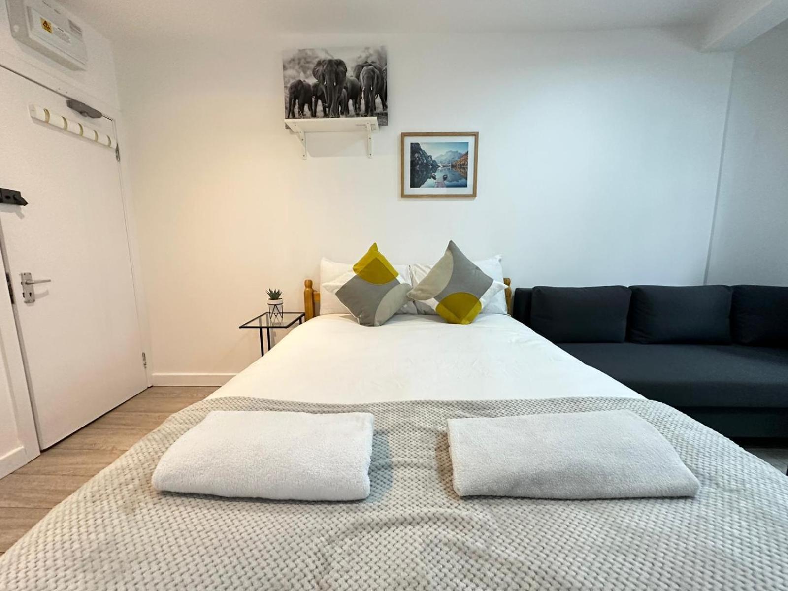 Comfortable Studio Harrow Road Appartamento Londra