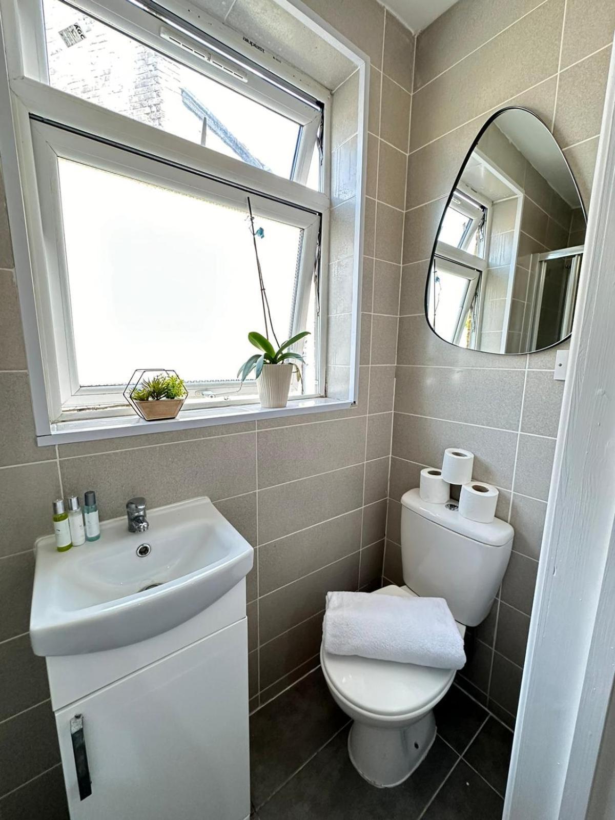 Appartamento Comfortable Studio Harrow Road